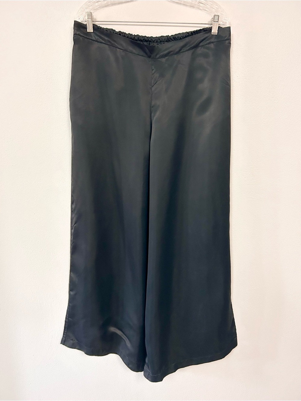 ATHLETA 🐈⬛ NWT Women’s Calm Cool Black Satin Wide Leg Pant - Athletic - Size XL - Picture 4 of 8